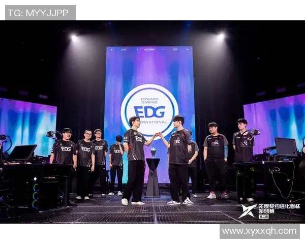 职业联赛积分榜更新EDG以71分稳居榜首展现强劲实力 职业联赛积分榜更新EDG以71分稳居榜首展现强劲实力